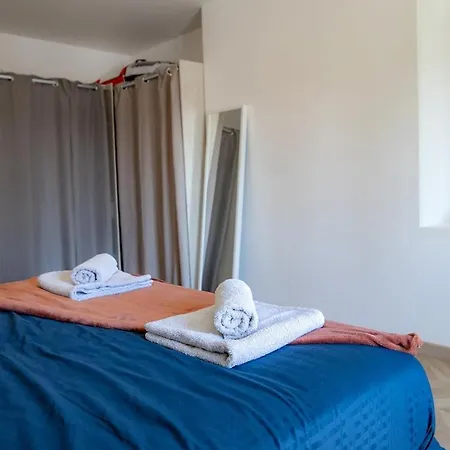 Sweet Homes 5min A Pied Des Arenes De - 5 Couchages Vakantiehuis Saintes