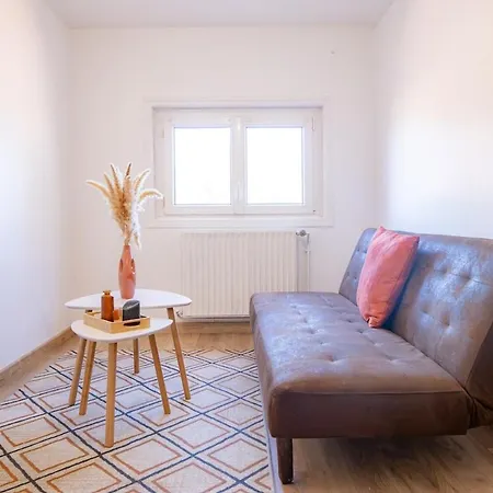 Vakantiehuis Sweet Homes 5min A Pied Des Arenes De - 5 Couchages *